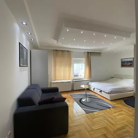 Cika Ljuba Apartment *